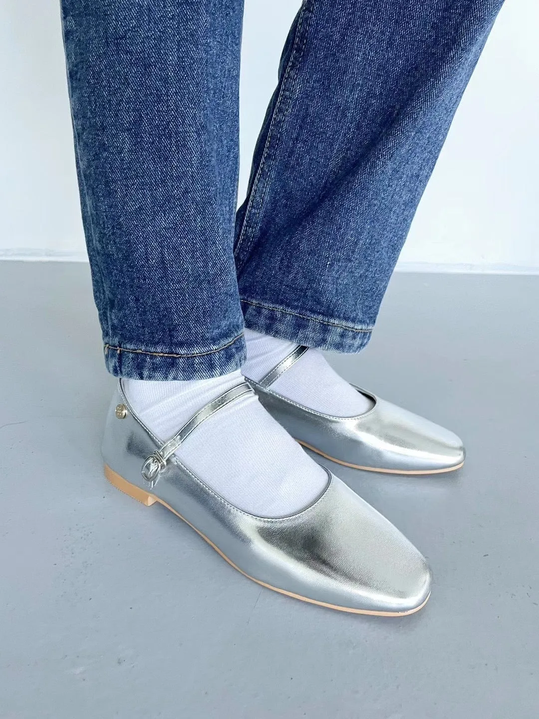 03 Mary Jane flats